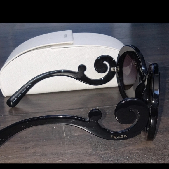 SOLD! PRADA Baroque Black Sunglasses PR27NS w/case - Picture 3 of 7